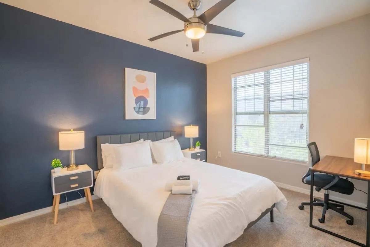 Apartamento Chic 2Bd - Midtown - Gym, Pool, W-D, Parking - Sleeps 8 Phoenix